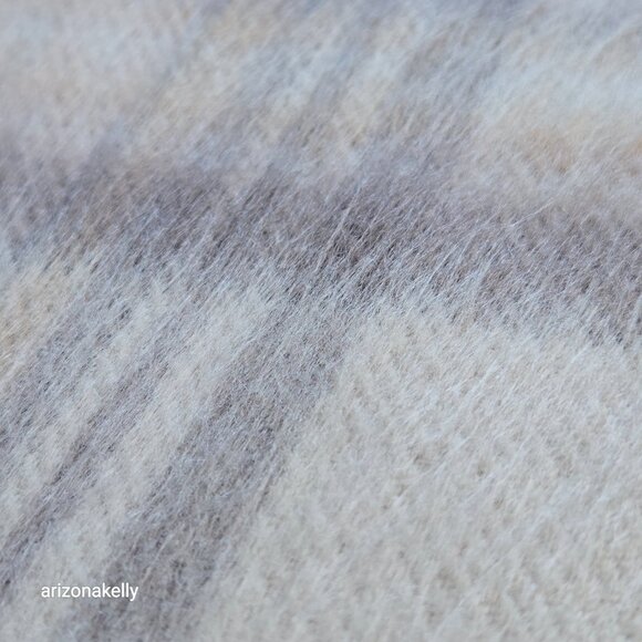 NWOT Cashmere Tan & Creme  Plaid Scarf - Picture 9 of 10